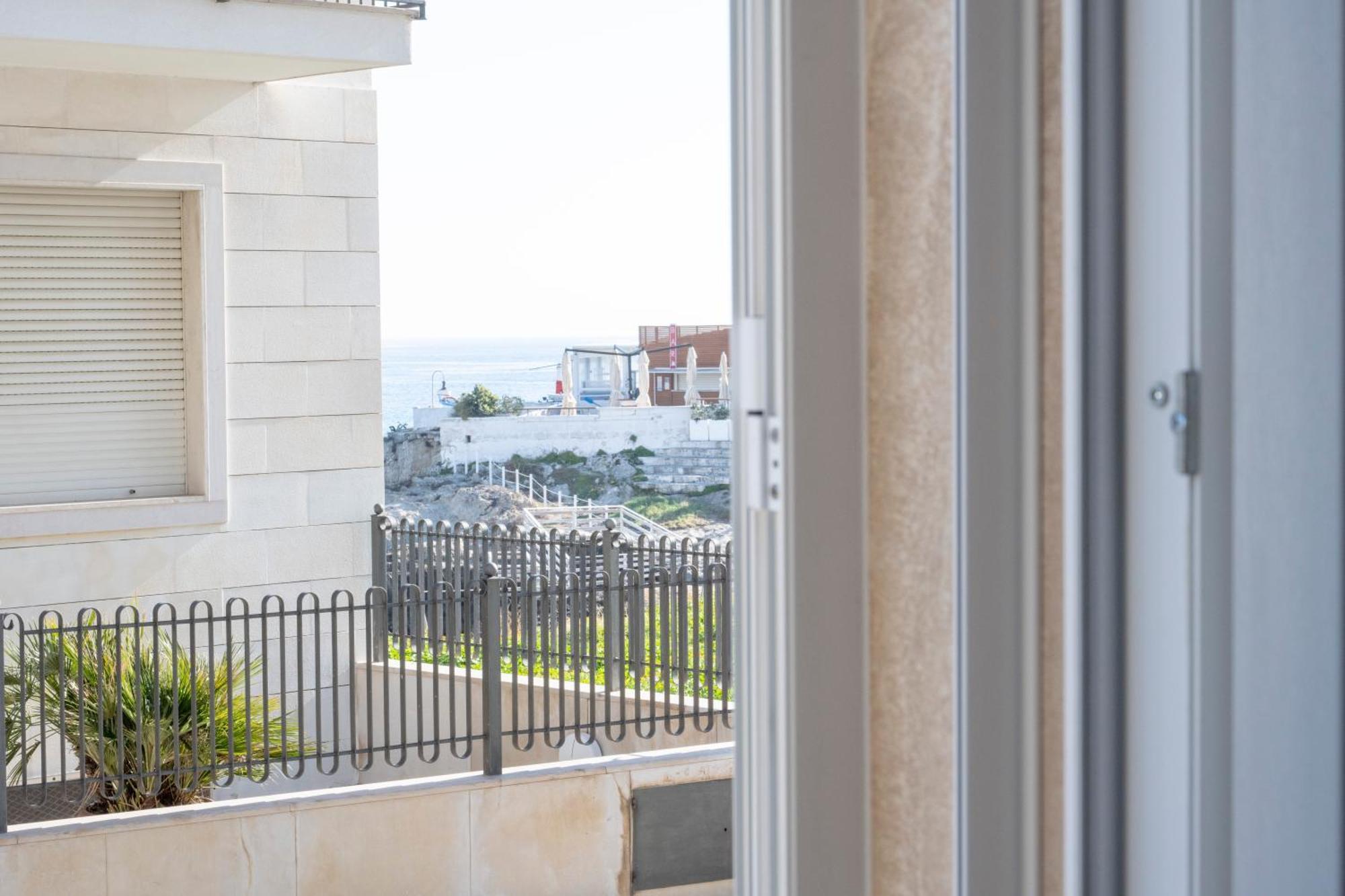 Amare Apartment Near The Sea Monopoli Bagian luar foto